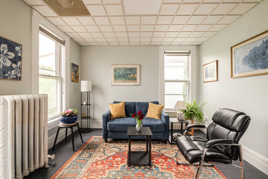 More Photos Of 437 E Allen St, Hudson Office For Sale