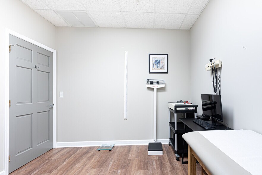 More Photos Of 12959 Palms West Dr, Loxahatchee Medical For Sale