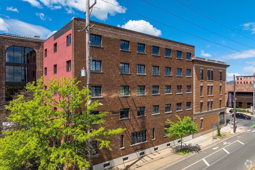 More Photos Of 350 E Michigan Ave, Kalamazoo Medical For Lease