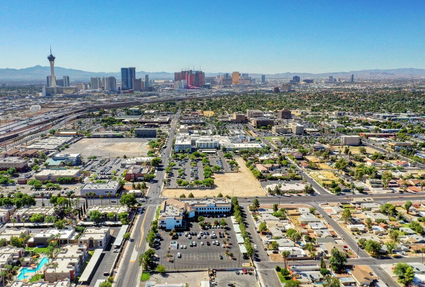More Photos Of 400 Shadow Ln, Las Vegas Medical For Lease