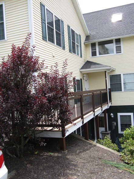 More Photos Of 141 Bellemonte Ave, Hawley Apartments For Sale