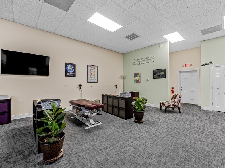 More Photos Of 271 Old Barn Rd, Hendersonville Medical For Sale