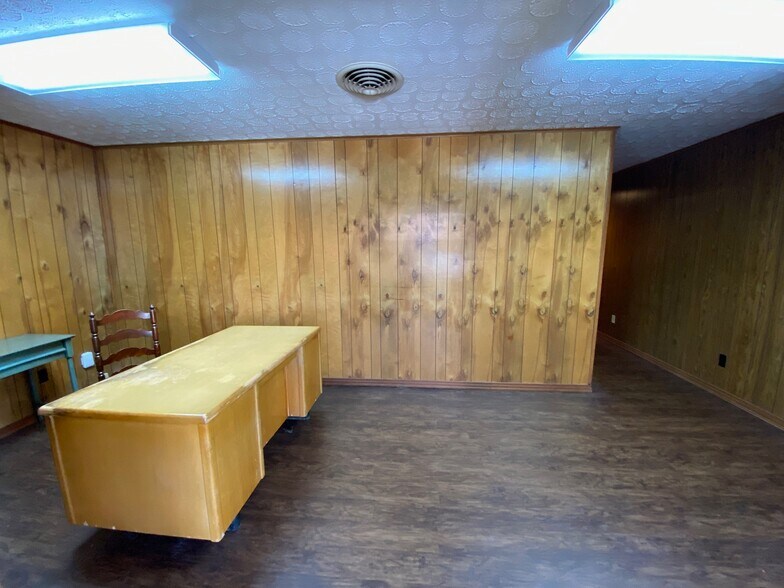 More Photos Of 315 Magazine St, Tupelo Office For Lease