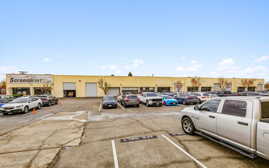 More Photos Of 2320-2340 Auburn Blvd, Sacramento Unknown For Lease
