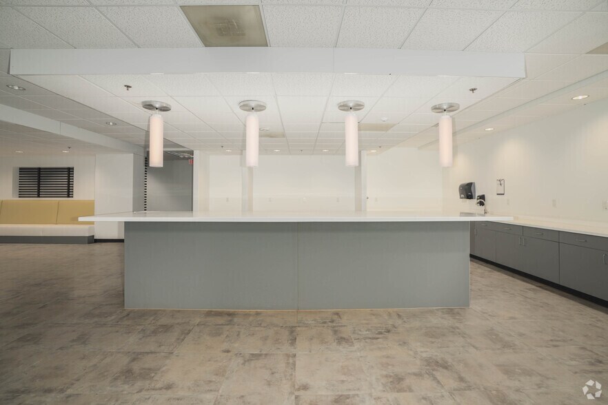 More Photos Of 3000 University Dr, Auburn Hills Office For Sale