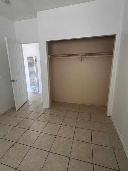 More Photos Of 29867 N 1st St, Barstow Apartments For Sale