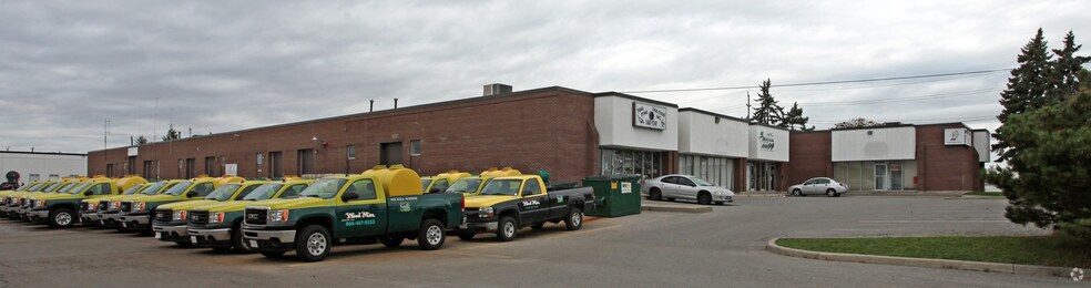 More Photos Of 1380 Hopkins St, Whitby Showroom For Lease