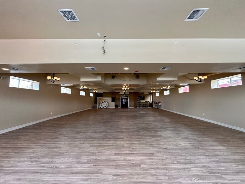 More Photos Of 231 E Main St, Trinidad Bar For Sale