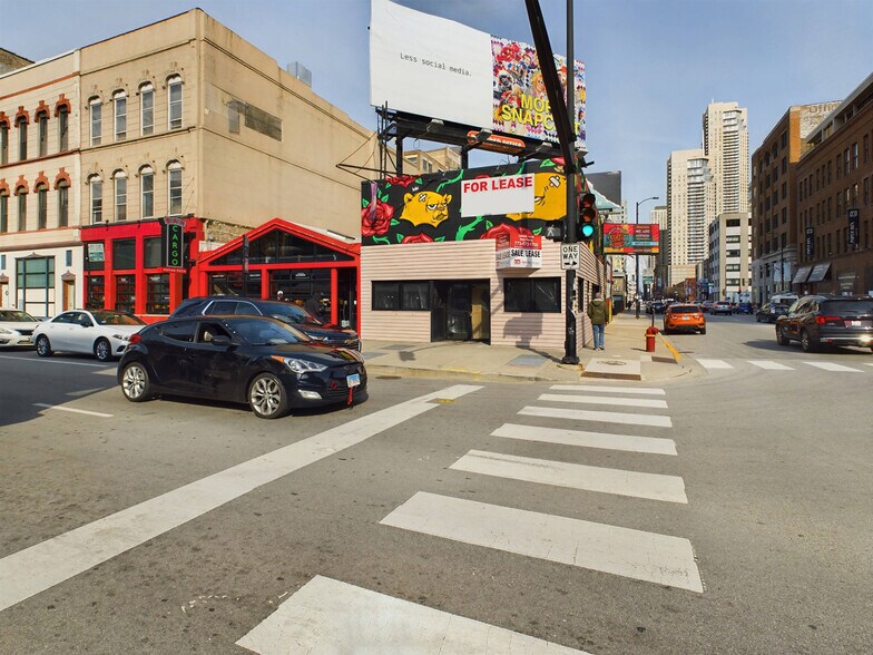 More Photos Of 601 N Wells St, Chicago Freestanding For Lease