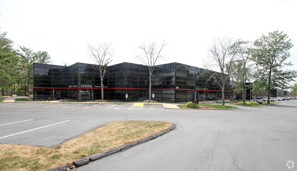 More Photos Of 921 Eastwind Dr, Westerville Unknown For Lease