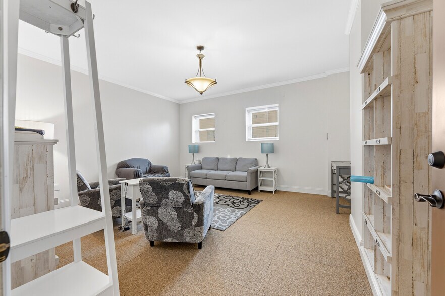 More Photos Of 160 Fayette St, Morgantown Apartments For Sale