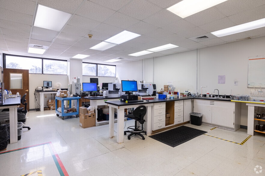 More Photos Of 5102 La Roche Ave, Savannah Office For Sale