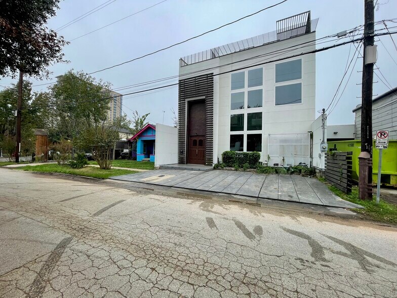 More Photos Of 3335 W Lamar St, Houston Office Residential For Lease