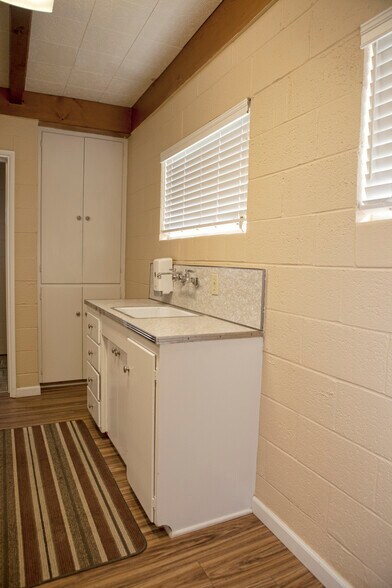More Photos Of 117 E Fesler St, Santa Maria Office For Sale