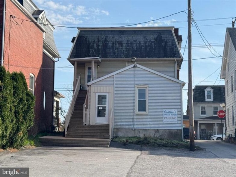 More Photos Of 37 W Main St, Dallastown Flex For Sale