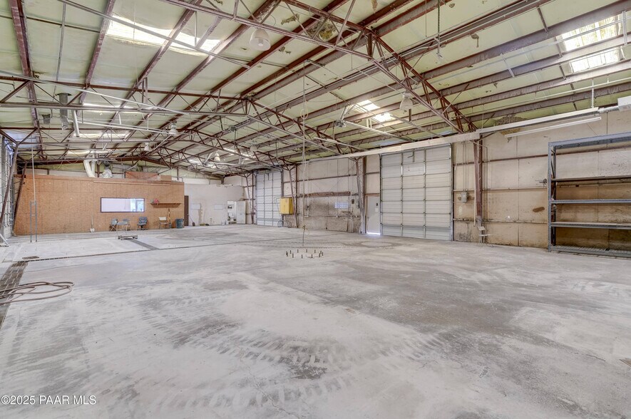 More Photos Of 303 N Summit Ave, Prescott Warehouse For Lease