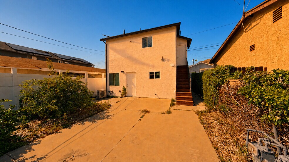 More Photos Of , Tujunga Office For Sale