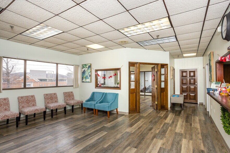 More Photos Of 239 Silas Deane Hwy, Wethersfield Medical For Lease