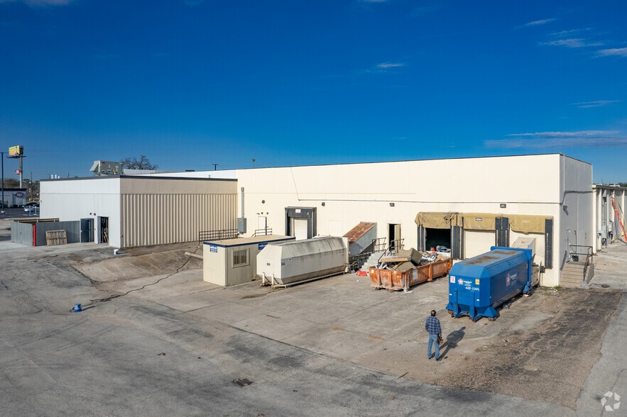 More Photos Of 4501-4765 W FM 1960 Rd, Houston Unknown For Lease