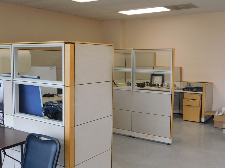 More Photos Of 9700 Almeda Genoa Rd, Houston Flex For Lease