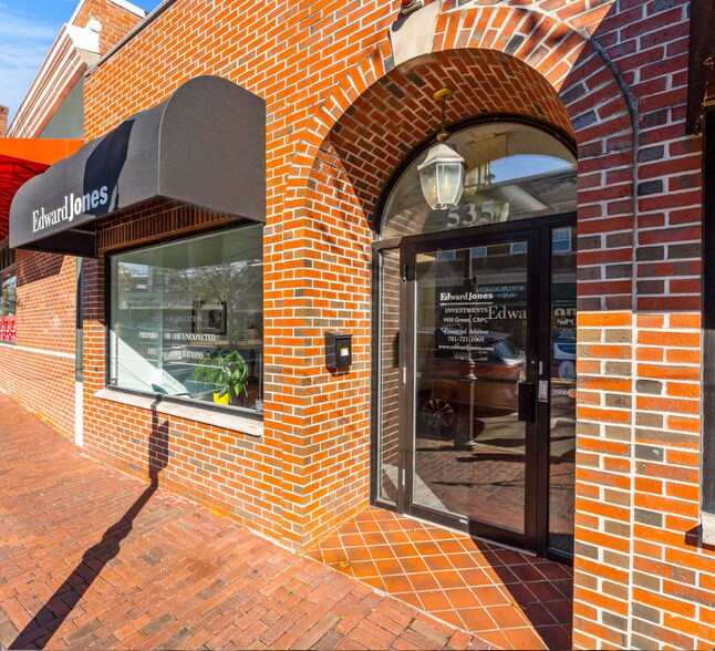 More Photos Of 535 Main St, Winchester Freestanding For Lease