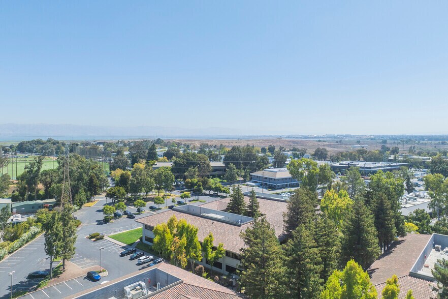 More Photos Of 2100 Geng Rd, Palo Alto Coworking Space