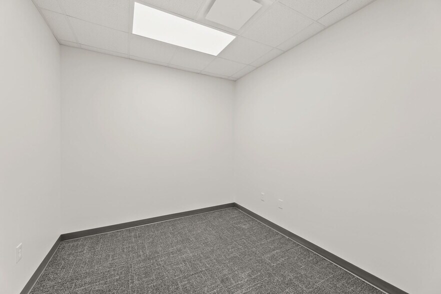 More Photos Of 10042 FM 1976, Universal City Unknown For Lease