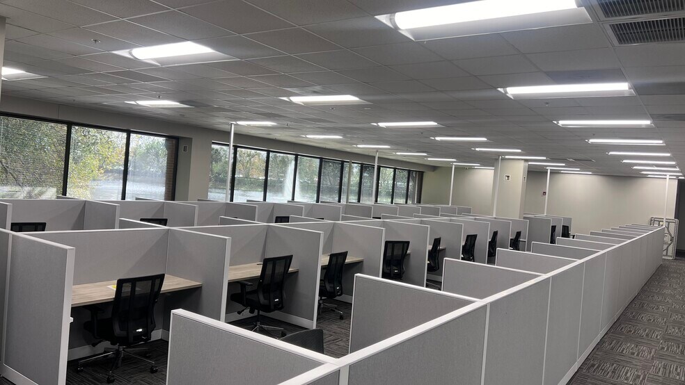 More Photos Of 4502 Woodland Corporate Blvd, Tampa Office For Lease