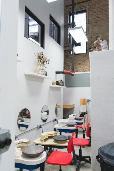 More Photos Of 201 N Main St, Taylor Storefront Retail Office For Sale