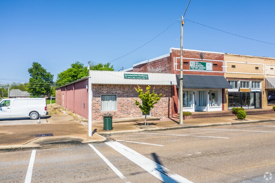 Primary Photo Of 1211 Main St, Tunica Storefront For Sale