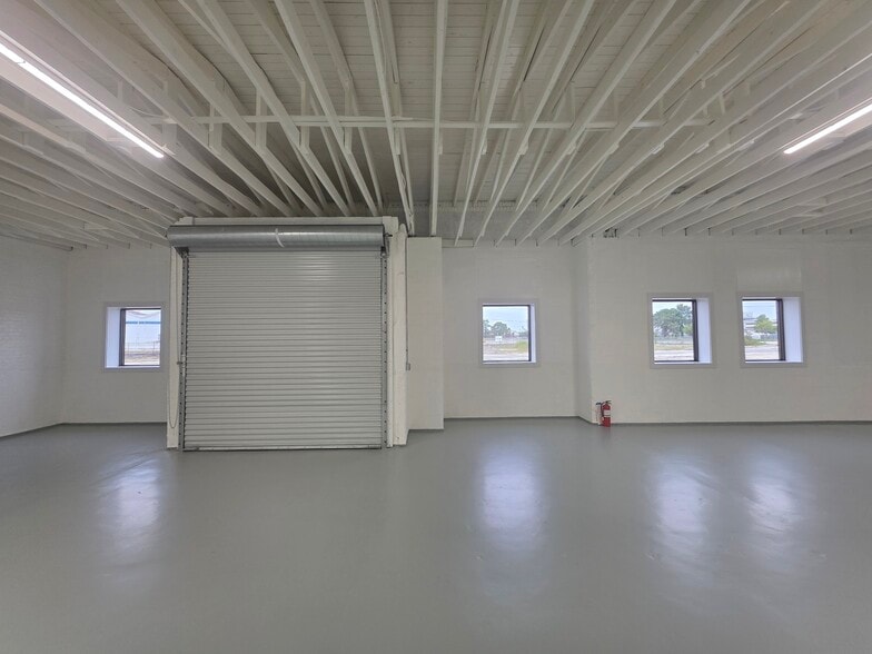 More Photos Of 250 Raleigh St, Wilmington Warehouse For Lease