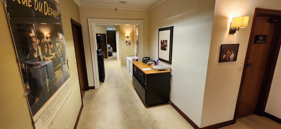 More Photos Of 120 S Victory Blvd, Burbank Loft Creative Space For Lease