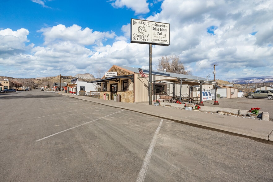 More Photos Of 320 Minter Ave, De Beque Convenience Store For Sale