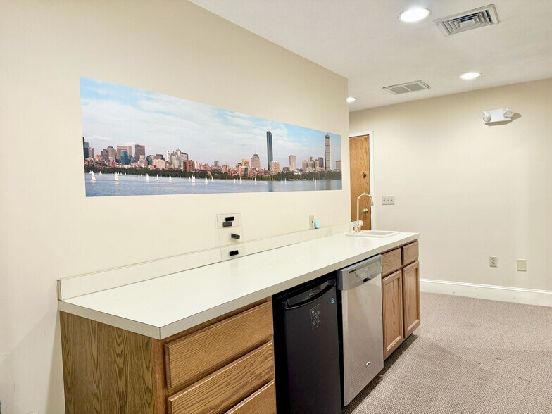 More Photos Of 1624 Sudbury Rd, Concord Medical For Lease