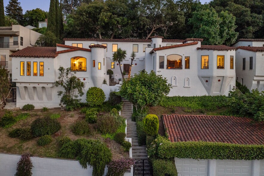 More Photos Of 3700 Arbolada Rd, Los Angeles Apartments For Sale