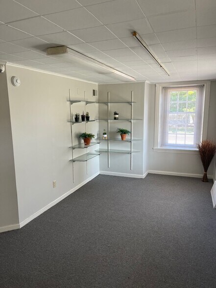 More Photos Of 462 Germantown Pike, Lafayette Hill Office For Lease