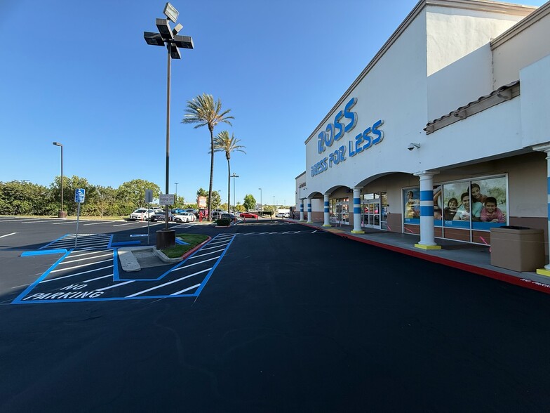 More Photos Of 1405-1453 N Azusa Ave, Covina Unknown For Lease
