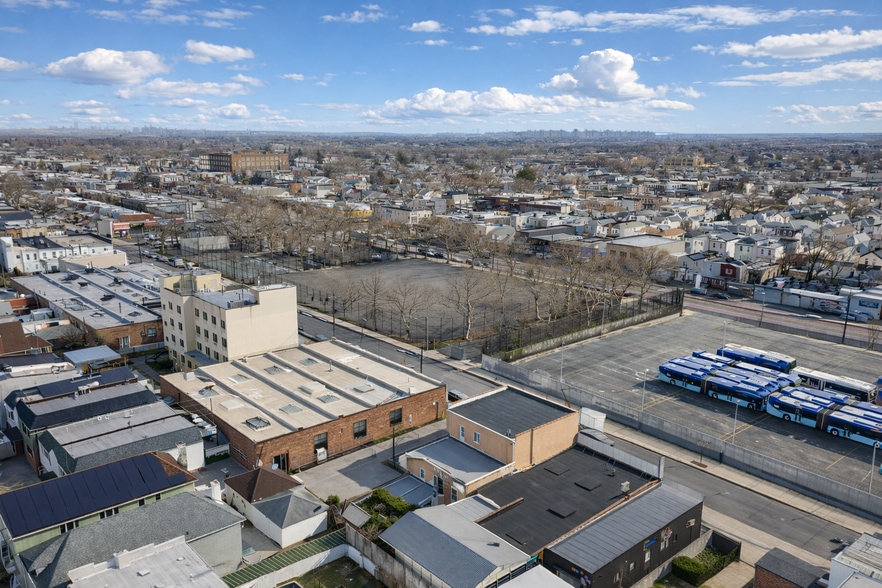 More Photos Of 1794 E 49th St, Brooklyn Auto Repair For Sale