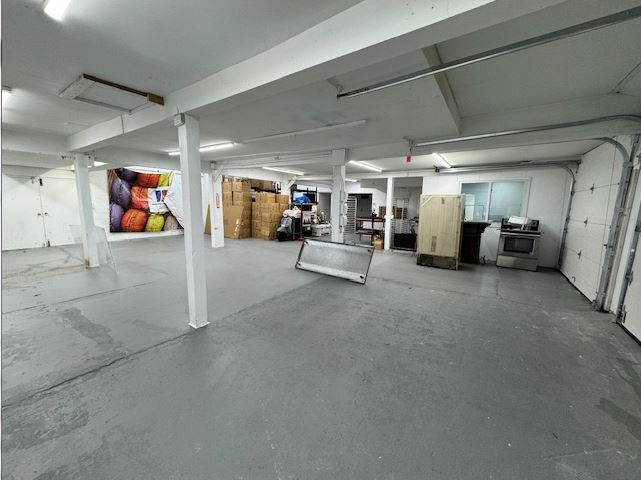 More Photos Of 158 Kenwood Ave, Fairfield Warehouse For Lease