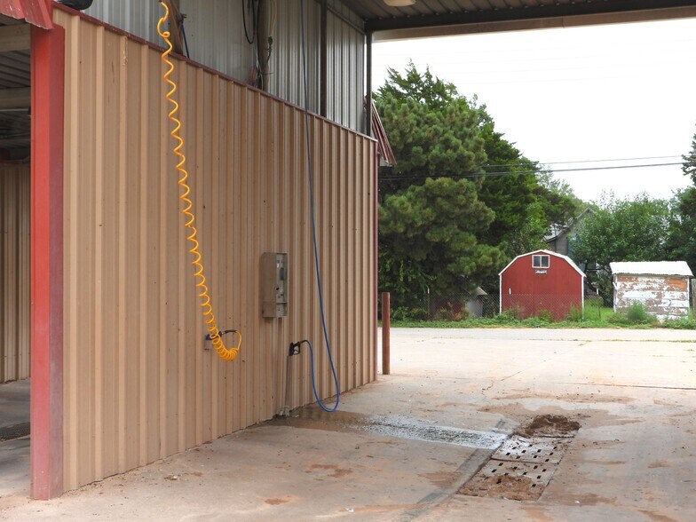 More Photos Of 124 Main St, Shattuck Carwash For Sale