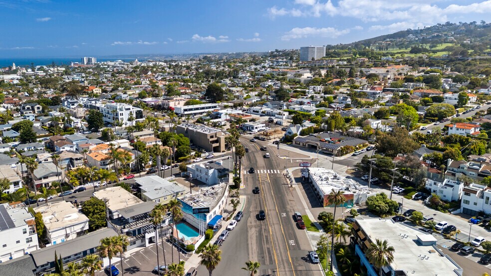 More Photos Of 6780-6786 La Jolla Blvd, La Jolla Storefront Retail Residential For Sale