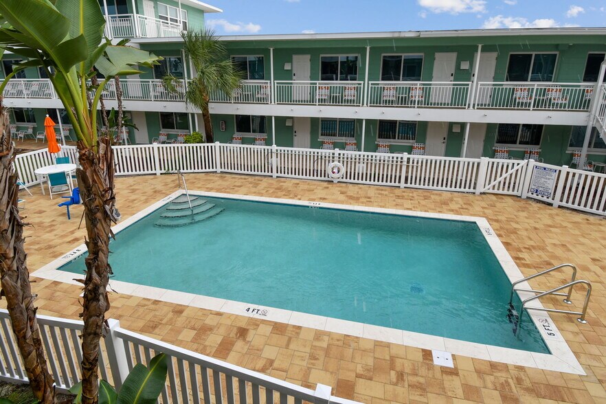 More Photos Of 11730 Gulf Blvd, Treasure Island Apartments For Sale