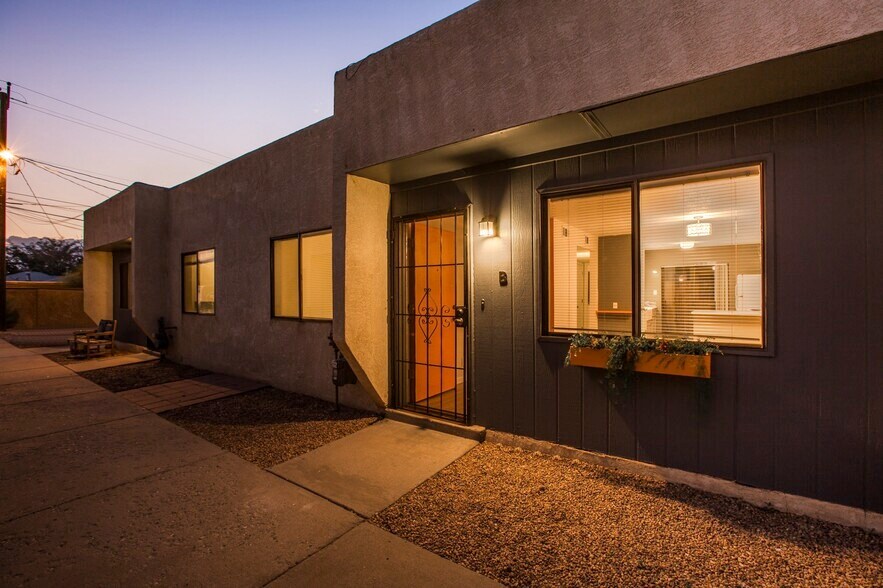 More Photos Of 1117 Louisiana Blvd SE, Albuquerque Apartments For Sale