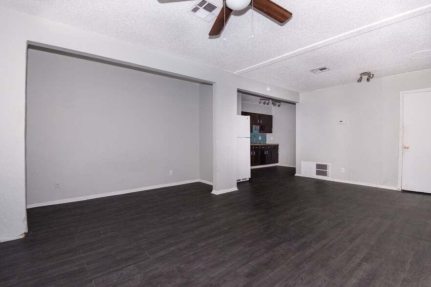 More Photos Of 719 San Antonio St, Pleasanton Apartments For Sale