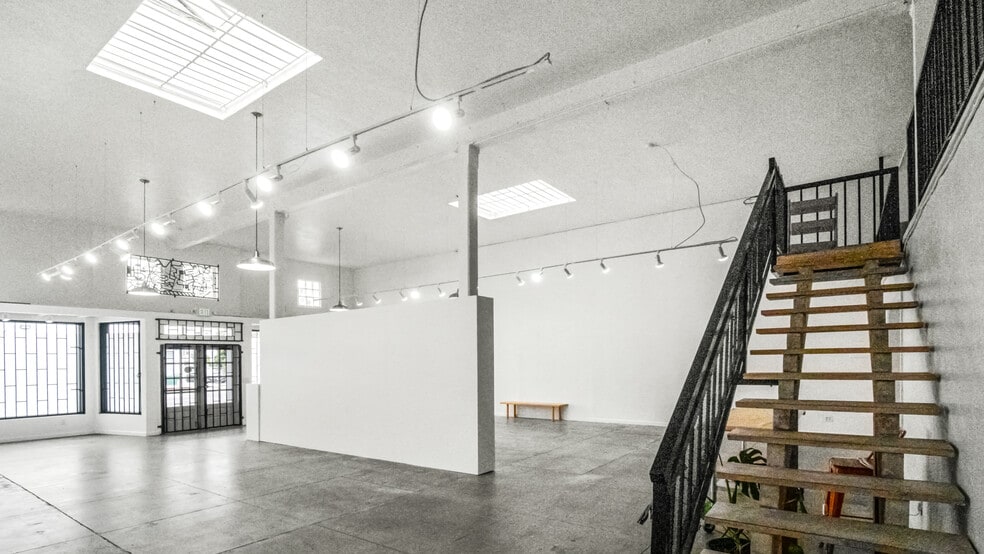 More Photos Of 1736-1738 E 7th St, Long Beach Storefront For Sale