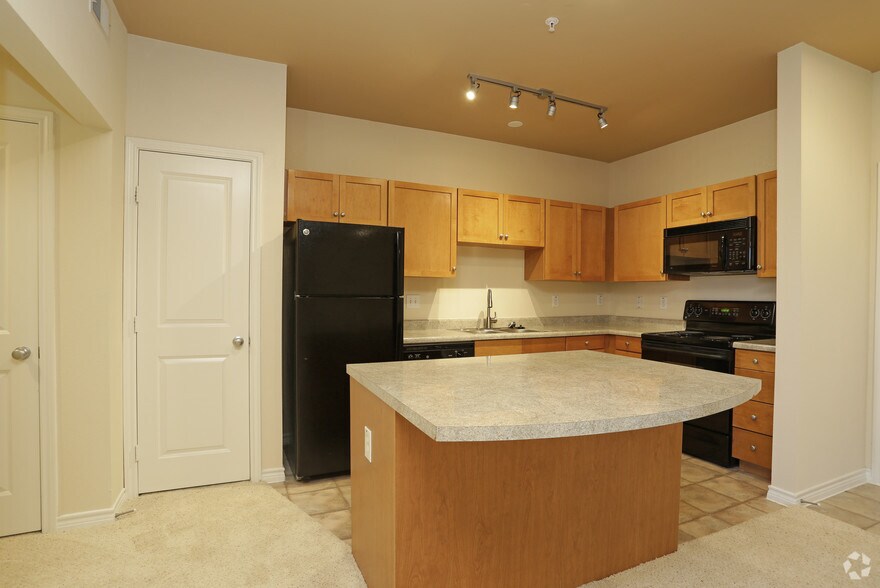 More Photos Of 2000 E Arapaho Rd, Richardson Apartments For Lease