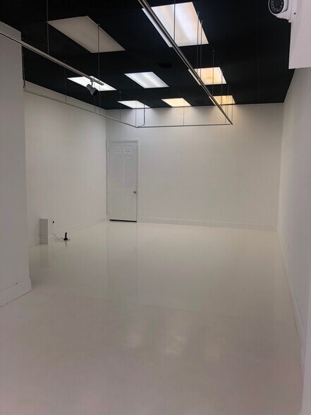 More Photos Of 4808-4848 SW 72nd Ave, Miami Showroom For Lease