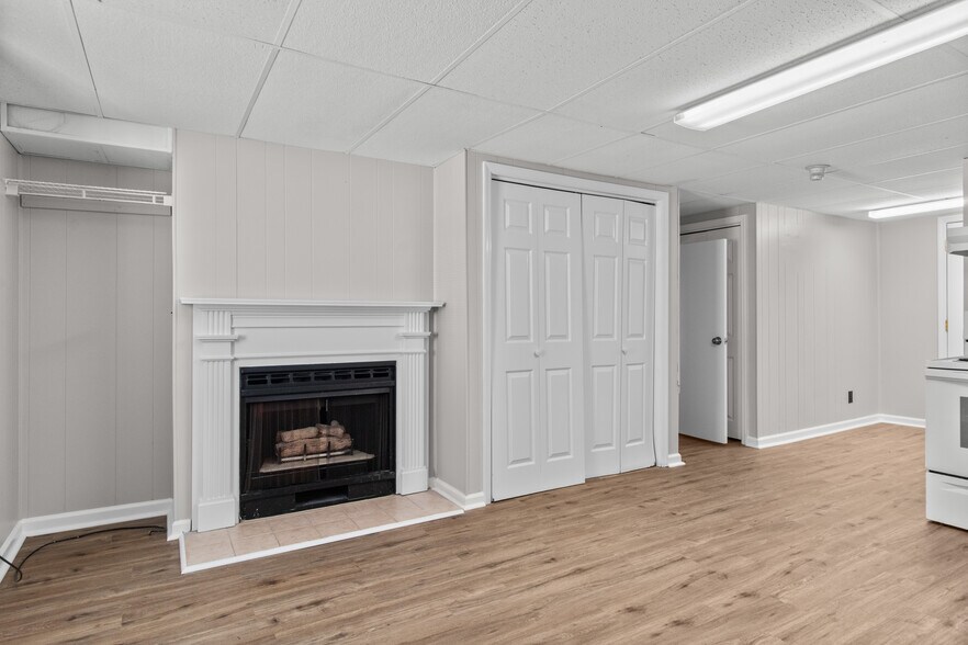 More Photos Of 162 Condor Ct, Clarksville Apartments For Sale