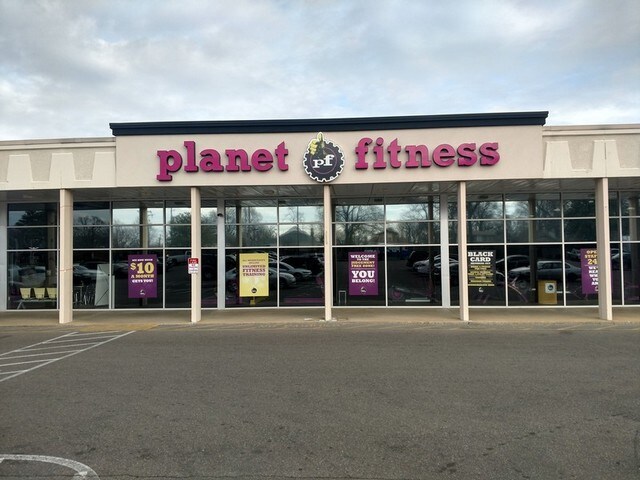 More Photos Of 1627 Poplar Ave, Memphis Unknown For Lease