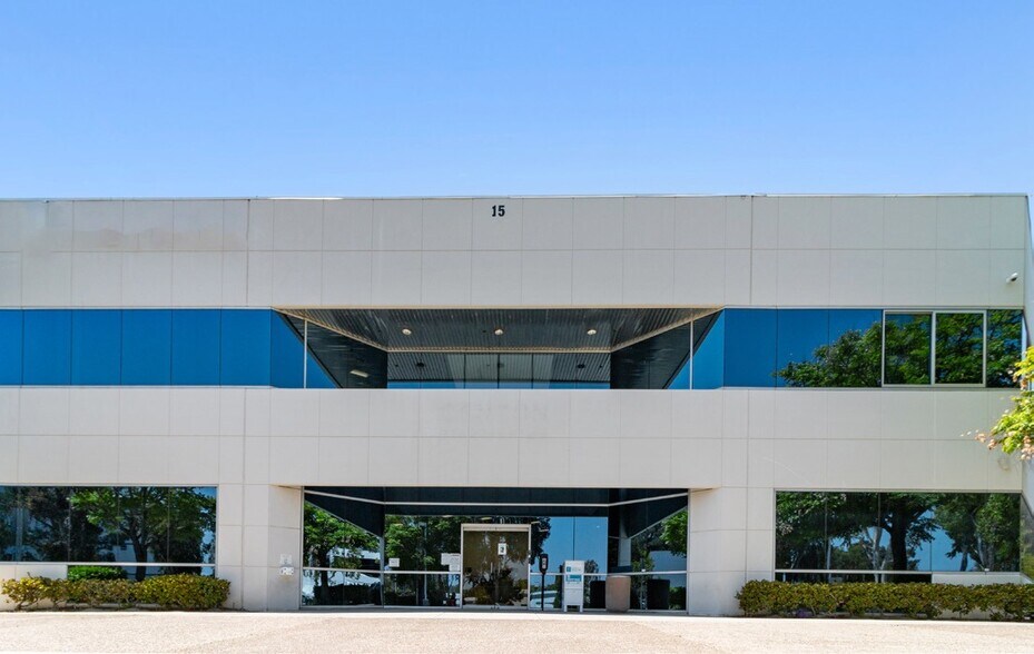 More Photos Of 15 Argonaut, Aliso Viejo Research And Development For Sale